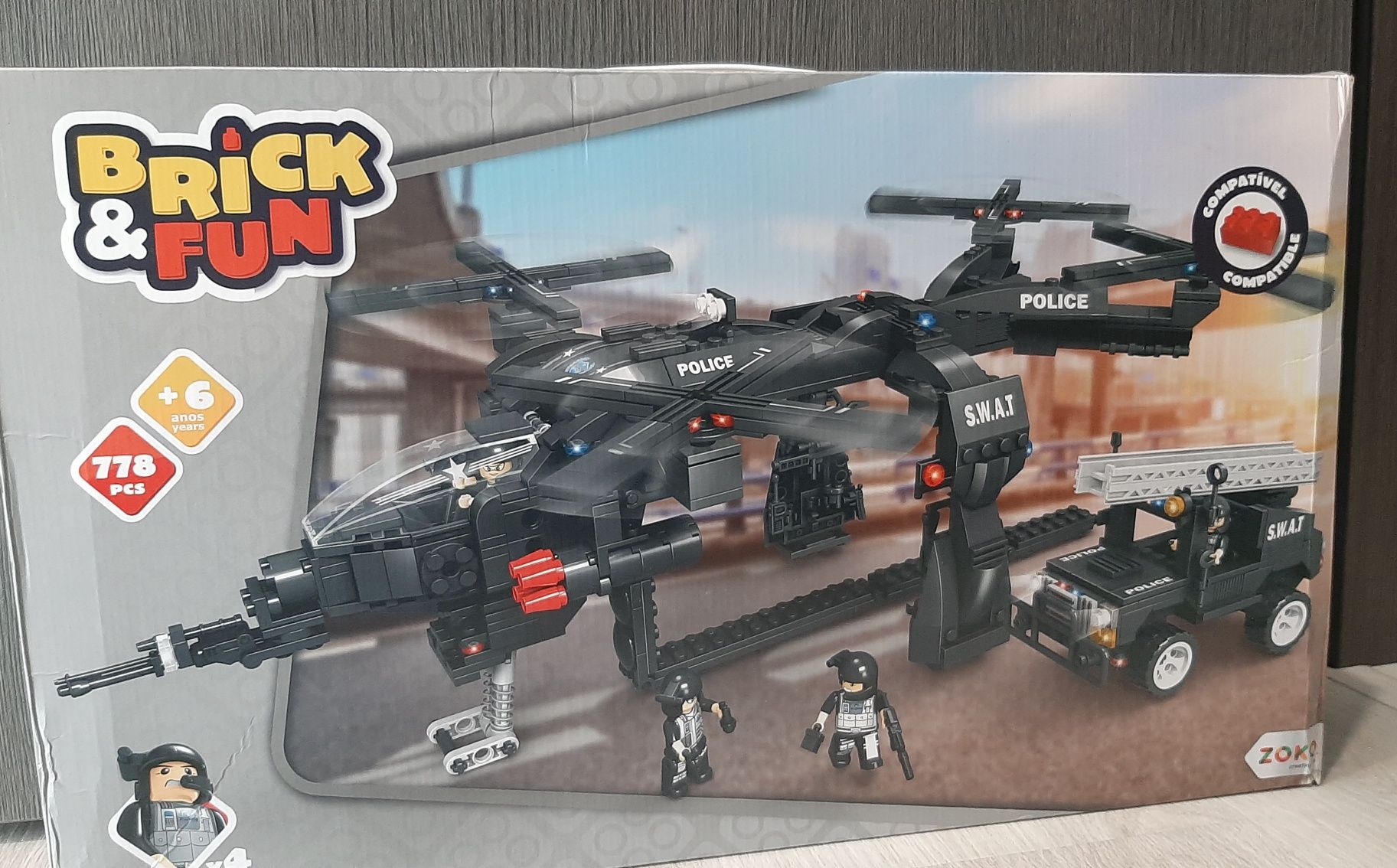 Brinquedo Helicóptero + carro da S.W.A.T  Zoko Brick and Fun com caixa