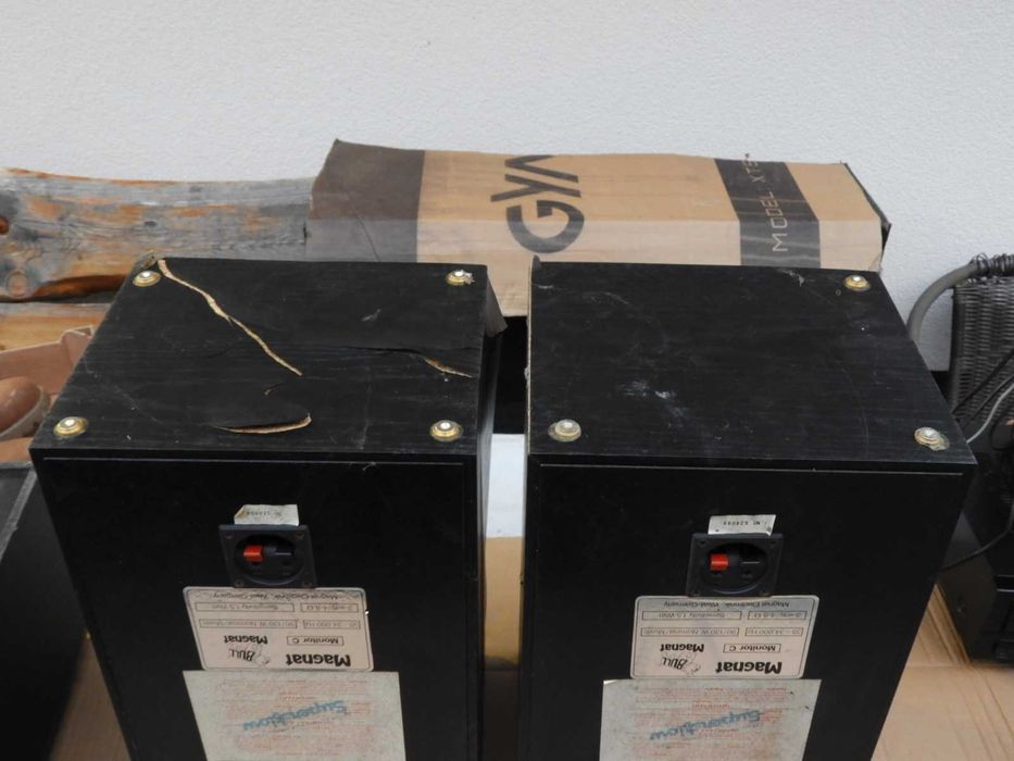 Obudowy kolumn skrzynki Magnat Monitor C