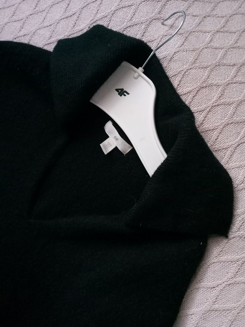 Luźna czarna sukienka H&M S z wełną Szeroki kołnierz w prążki