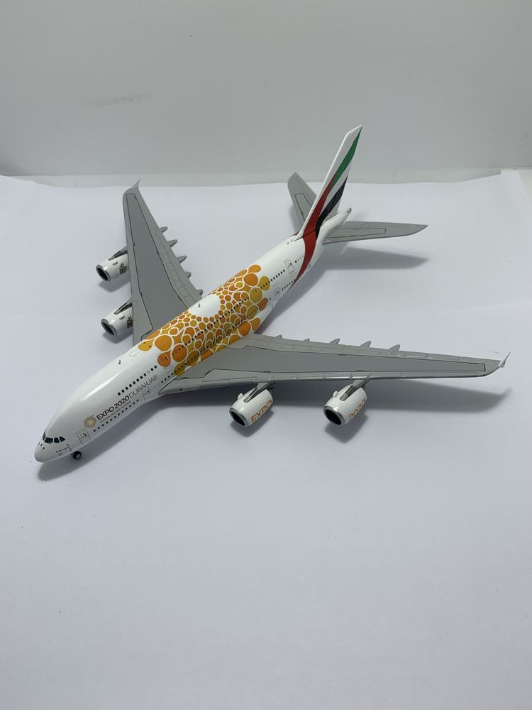 Airbus A380-800 Emirates Gemini Jets 1:400
