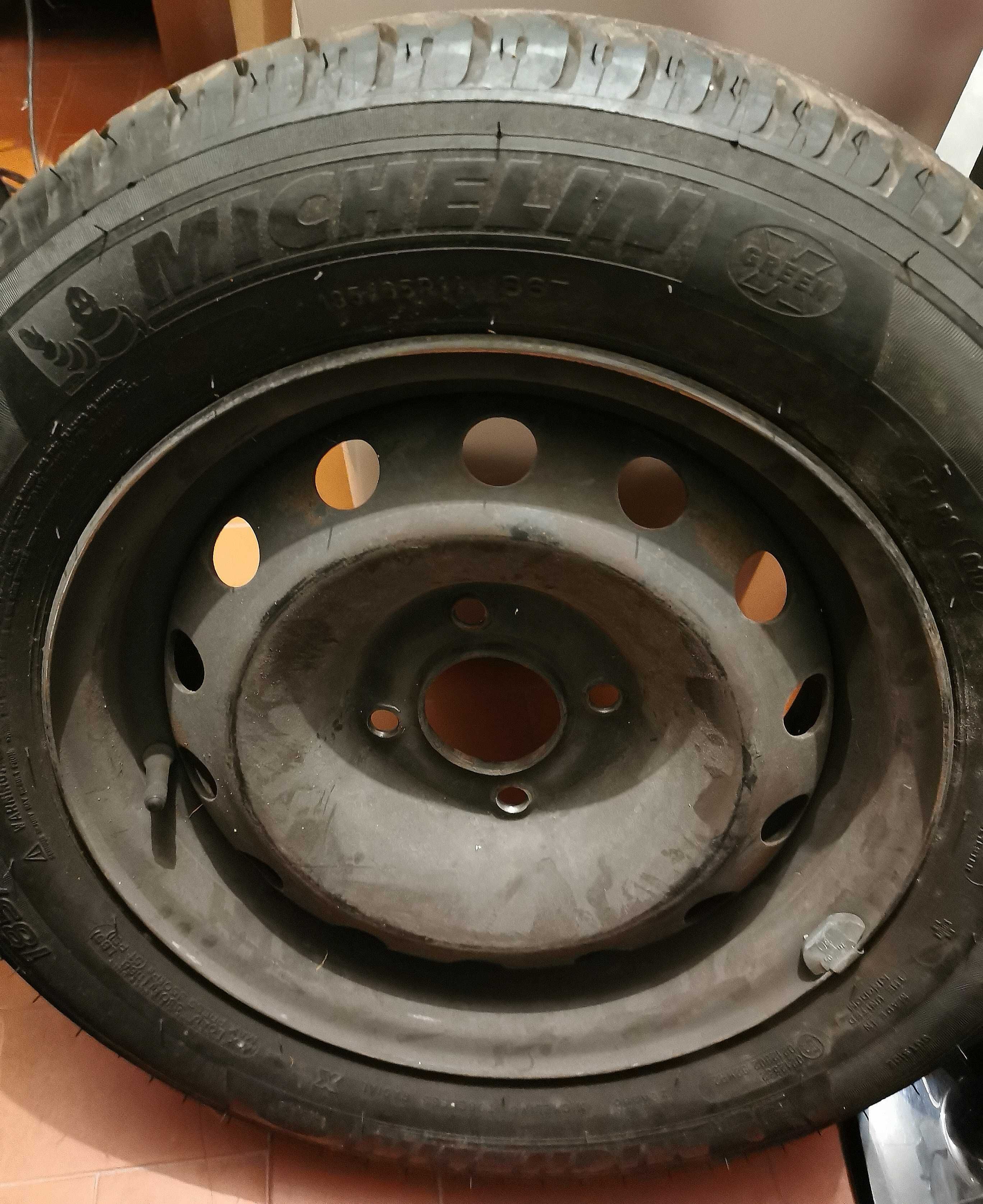 Jantes de Ferro original Citroen Xsara com pneu Michelin