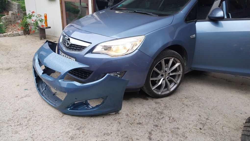 Zderzak przedni opel astra j 2012 do 2015