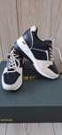 Adidasy na koturnie