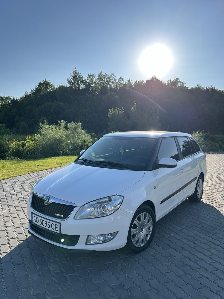 Skoda Fabia 2011 рік