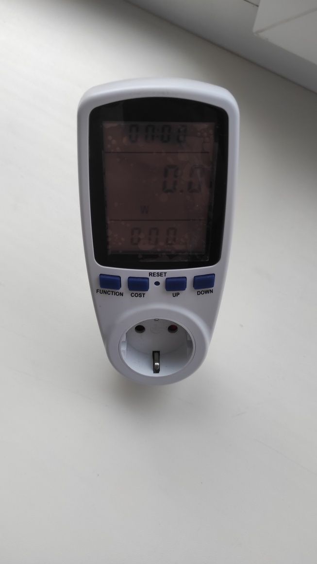 Ваттметр, энергометр 3680 watt новый.
