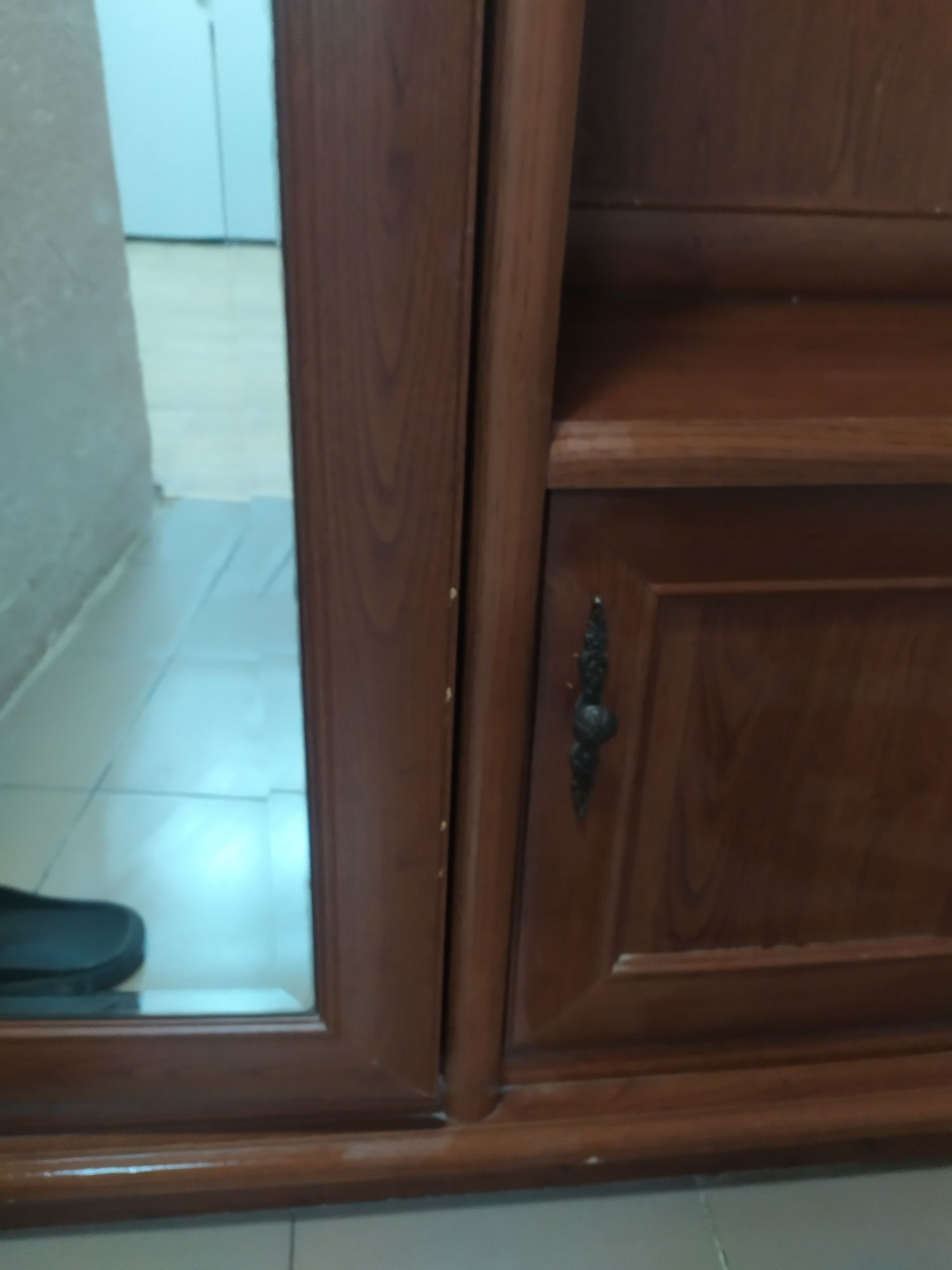 Продам Шкаф в прихожую