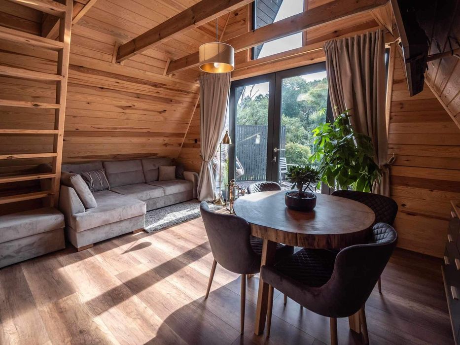 Domek z jacuzzi nad jeziorem (ognisko,duża wanna)
