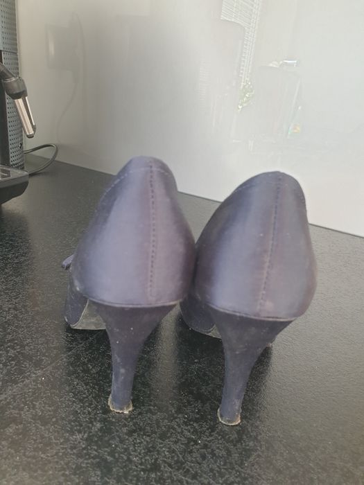 Buty granatowe na obcasie rozmiar 37
