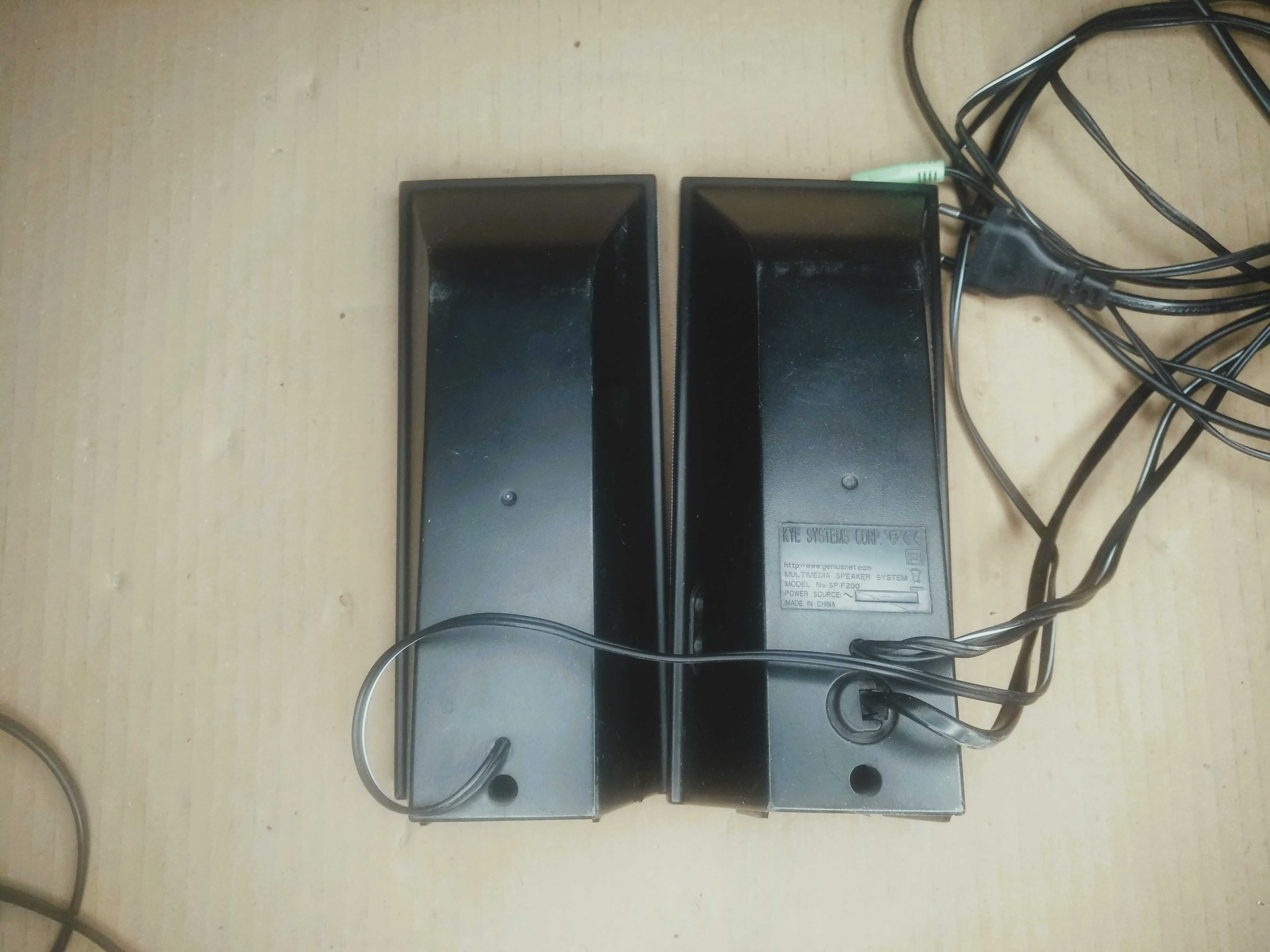 Колонки для комп'ютера Genius SP-F200