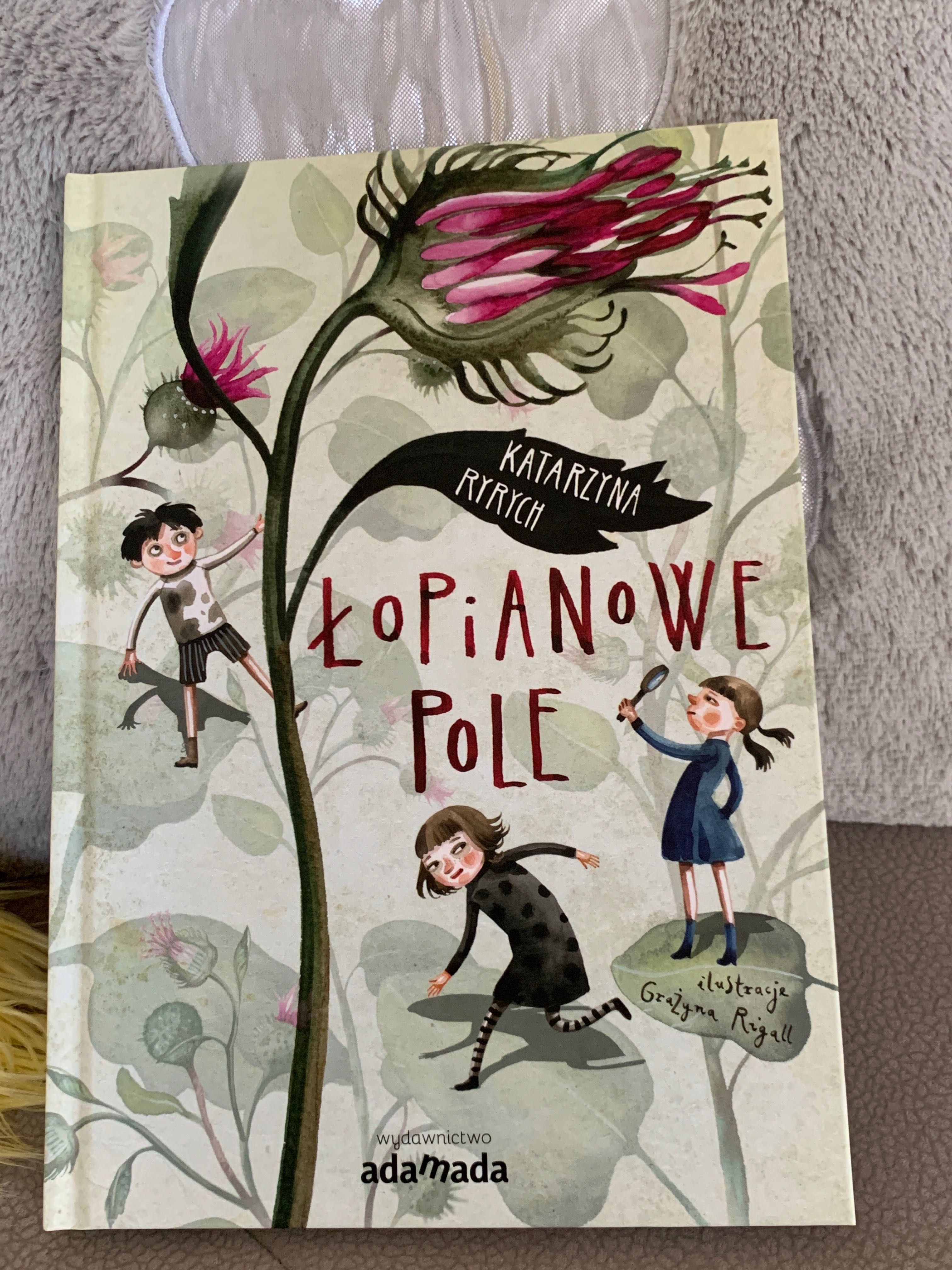 Nie poddawaj się oraz Łopianowe pole, książki dla dzieci 9-12 lat.