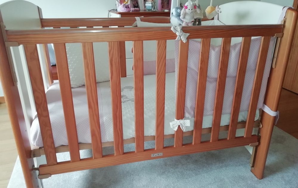 Berço de madeira trama