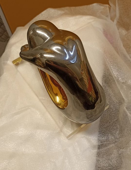 Estátua em porcelana - Pessoa curvada - Marca Galos