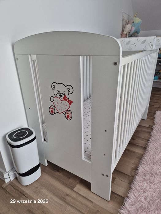 Łóżeczko dziecięce białe
