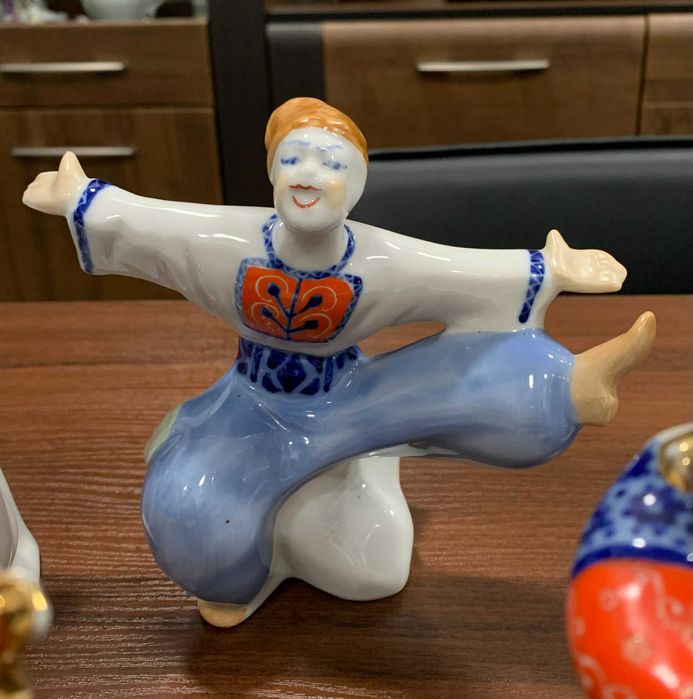 Статуэтки "Энеида" Трегубова В.М. Коростенский фарфоровый завод.