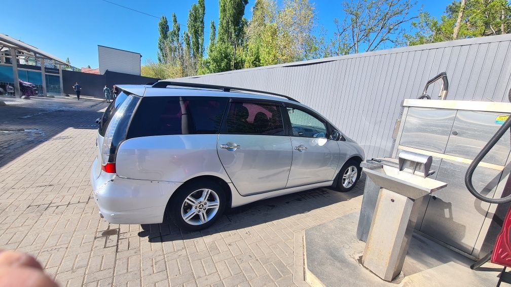 mitsubishi grandis
