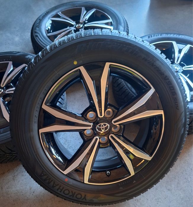 Koła Zimowe 17 Nowe Oryginalne Toyota C-HR Corolla Cross 215/60R17