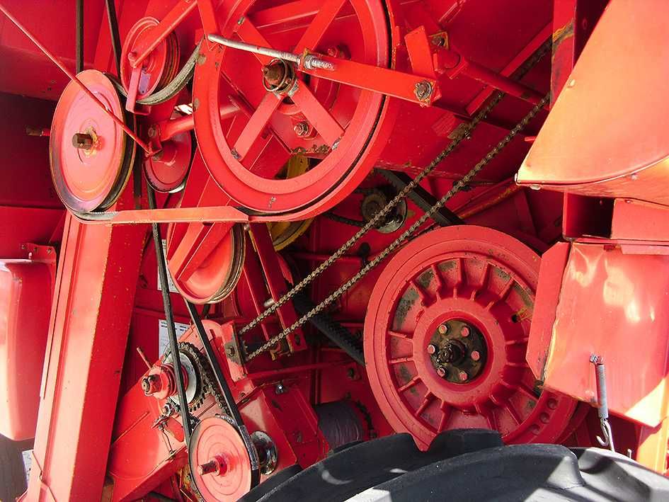 Зерноуборочный комбайн Massey Ferguson 430