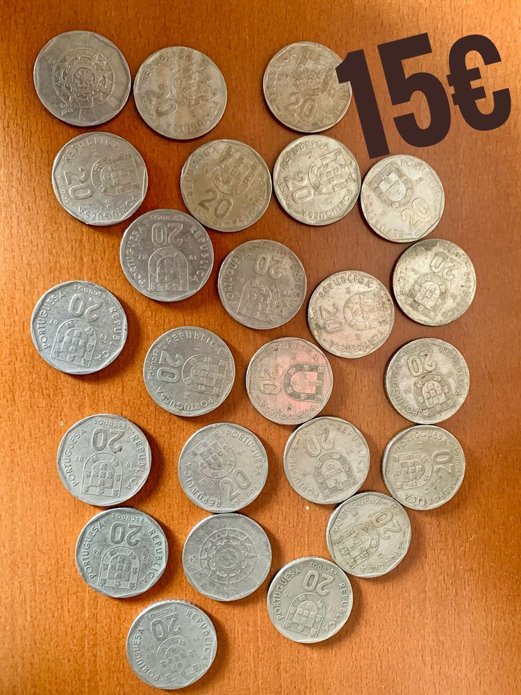 242 moedas variadas “preço nas fotos”