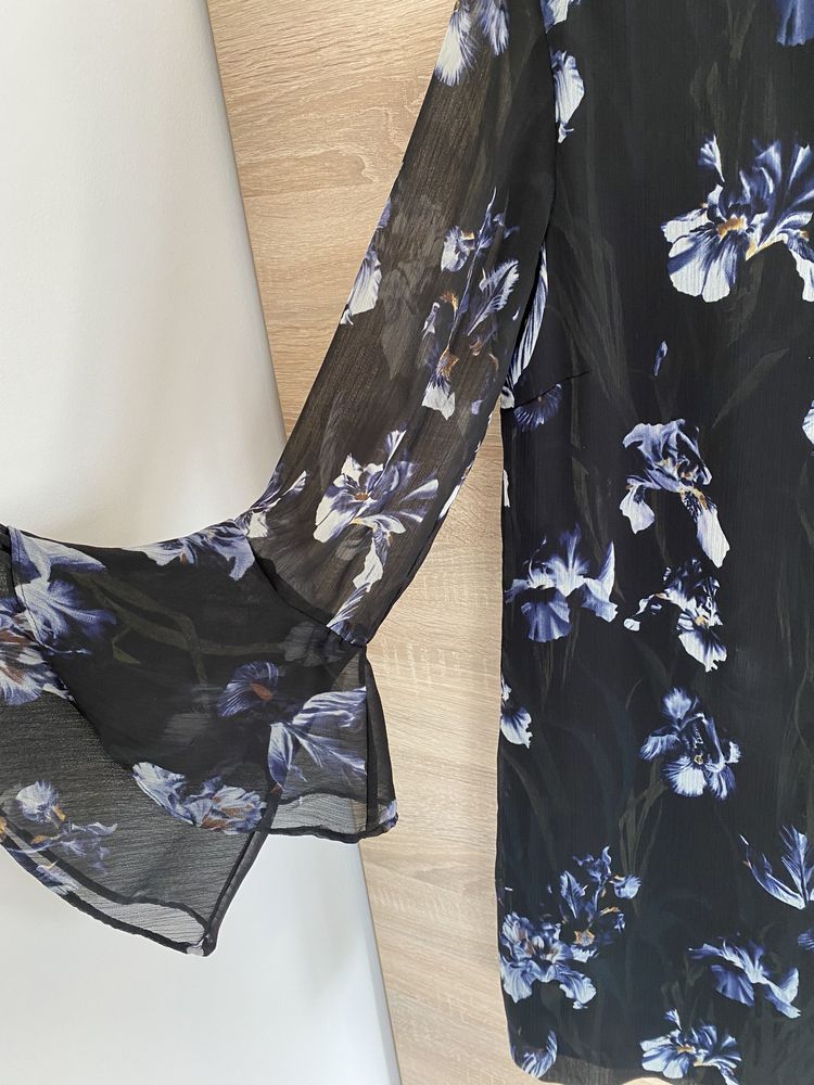 sukienka w kwiaty granatowa granat czarna krótka H&M długie rękawy S