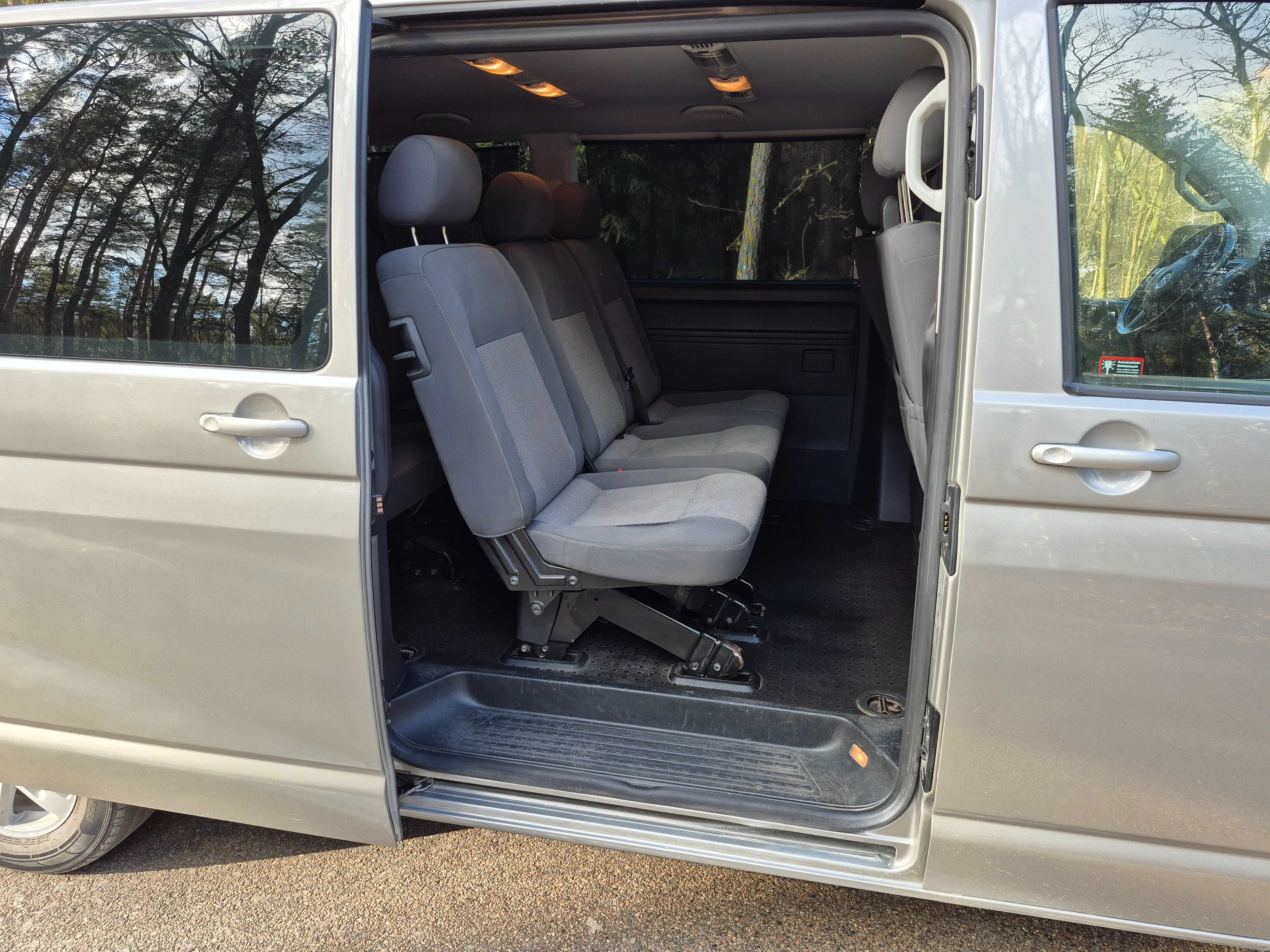 Caravelle T5 2.0tdi 140KM 9os. 2010r