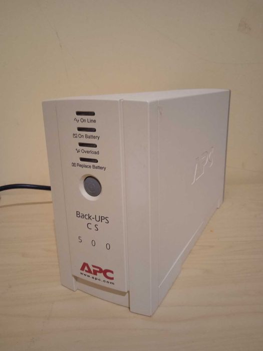 ИБП бесперебойник APC Back-UPS CS 500 с аккумулятором + шнуры
