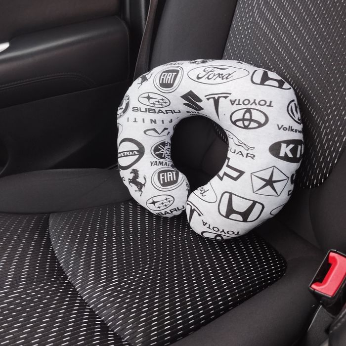 Подушки в подорож під шию