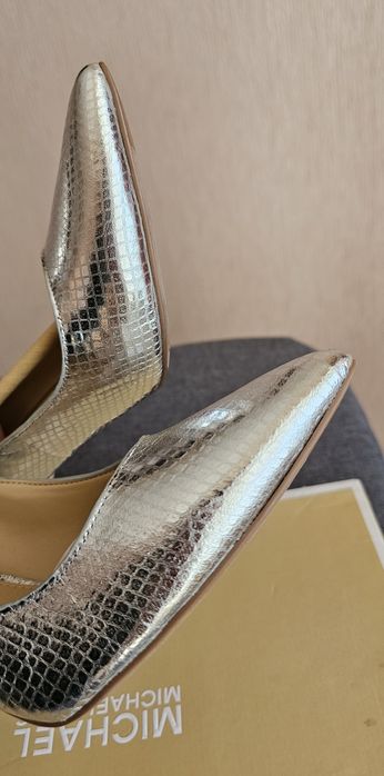 Michael Kors шкіряні туфлі срібні човники лодочки 39-40 р