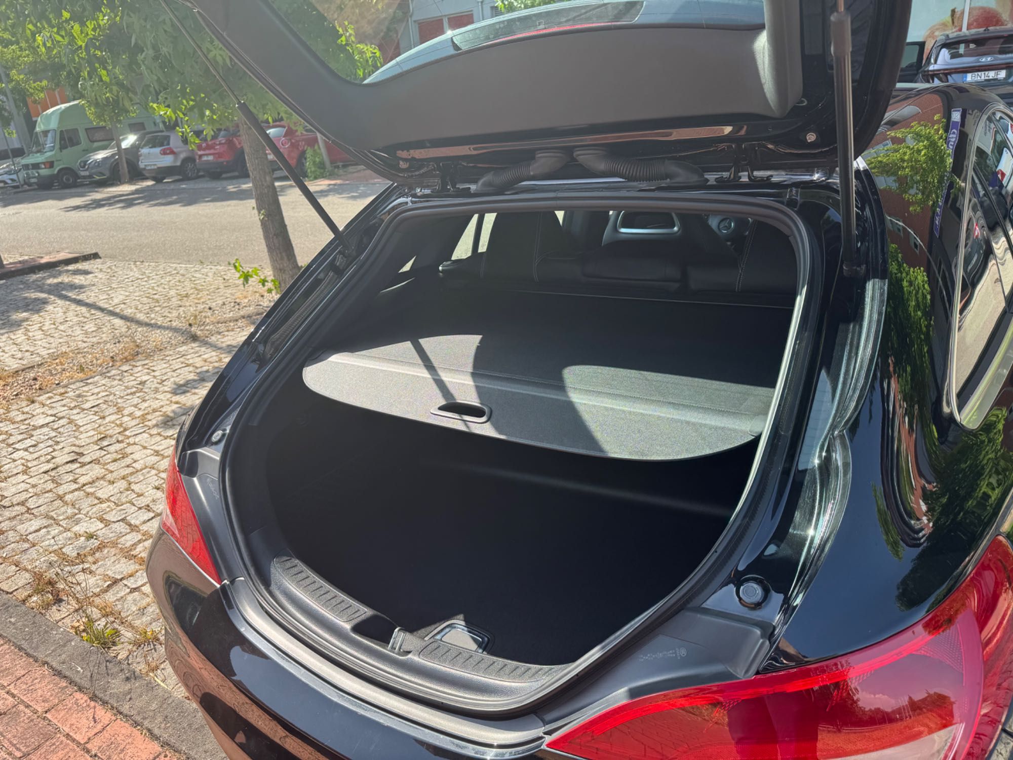 Mercedes-Benz cla 180d shooting brake