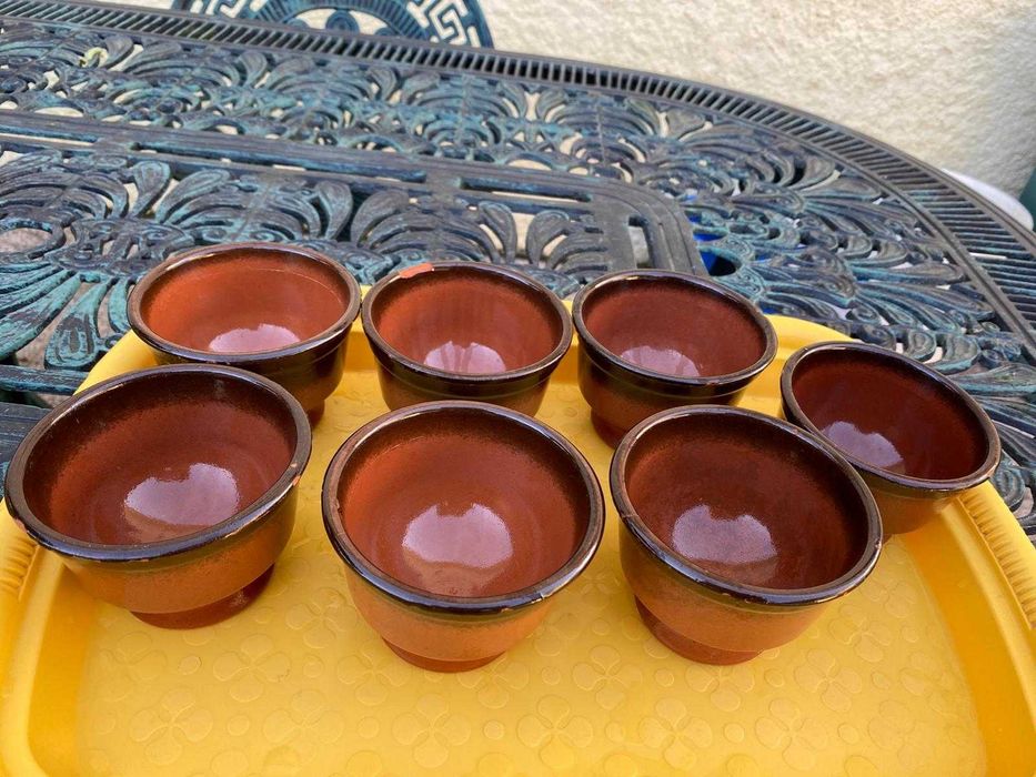 Conjunto de taças de barro