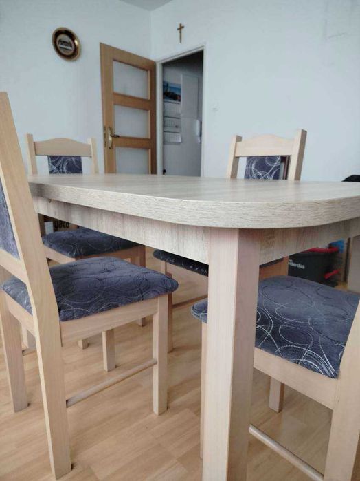 Stół+4 krzesła bdb do pokoju lub jadalni