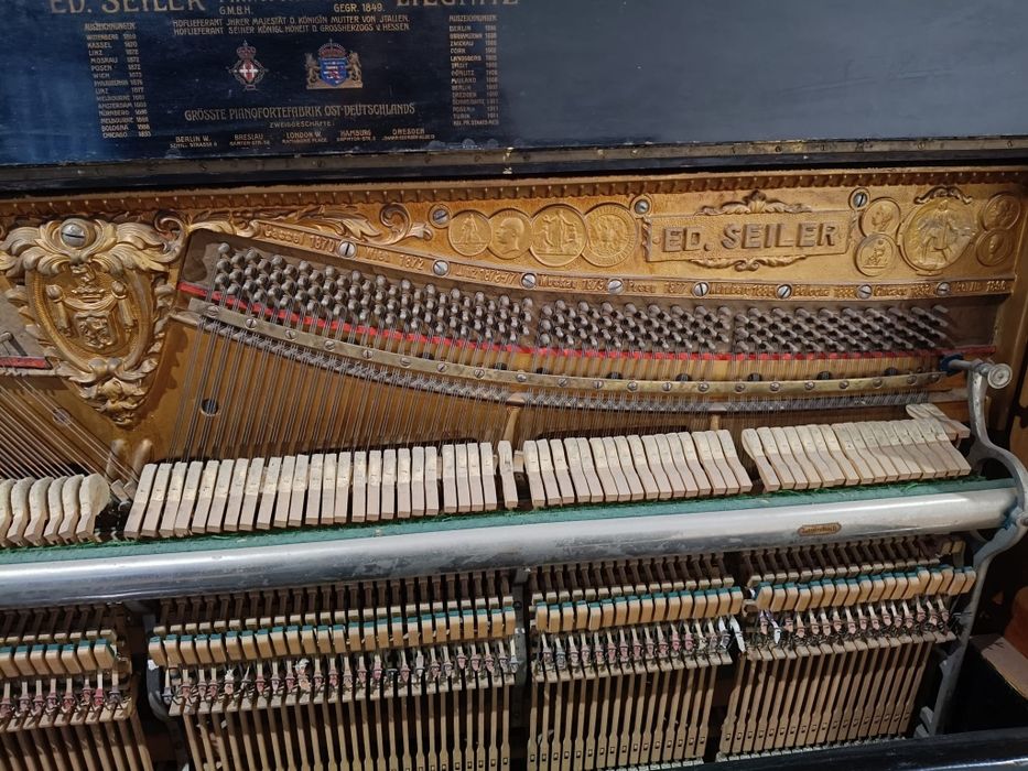 Piękne klasyczne pianino E.D. Seiler