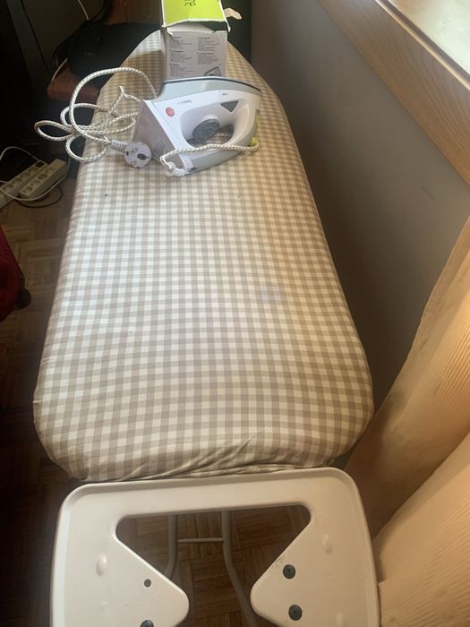 Ferro de engomar Selecline 866001 e tábua para engomar