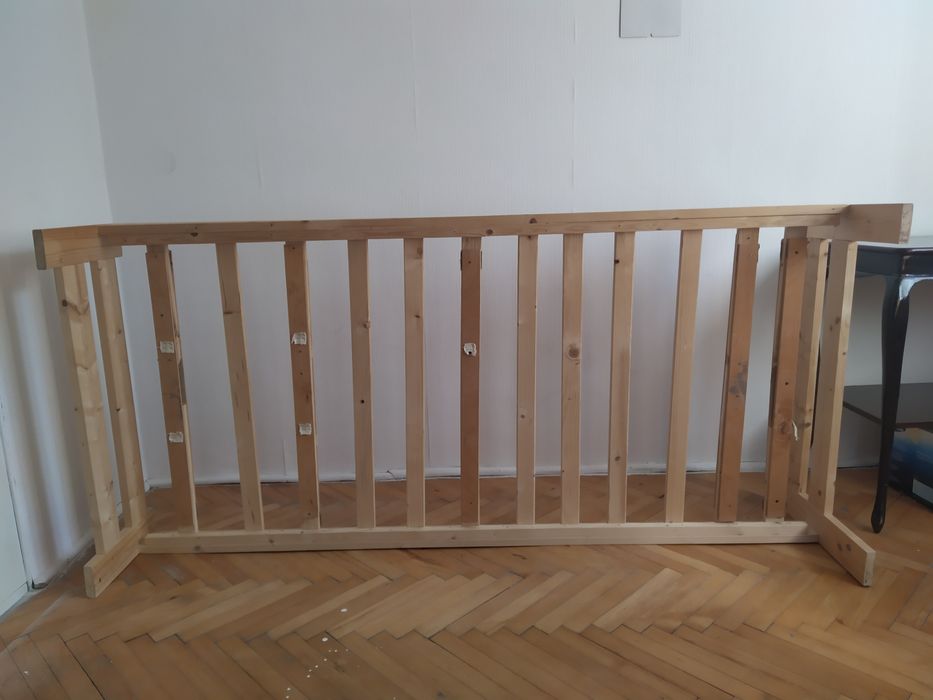 Łóżko stelaż z materacem