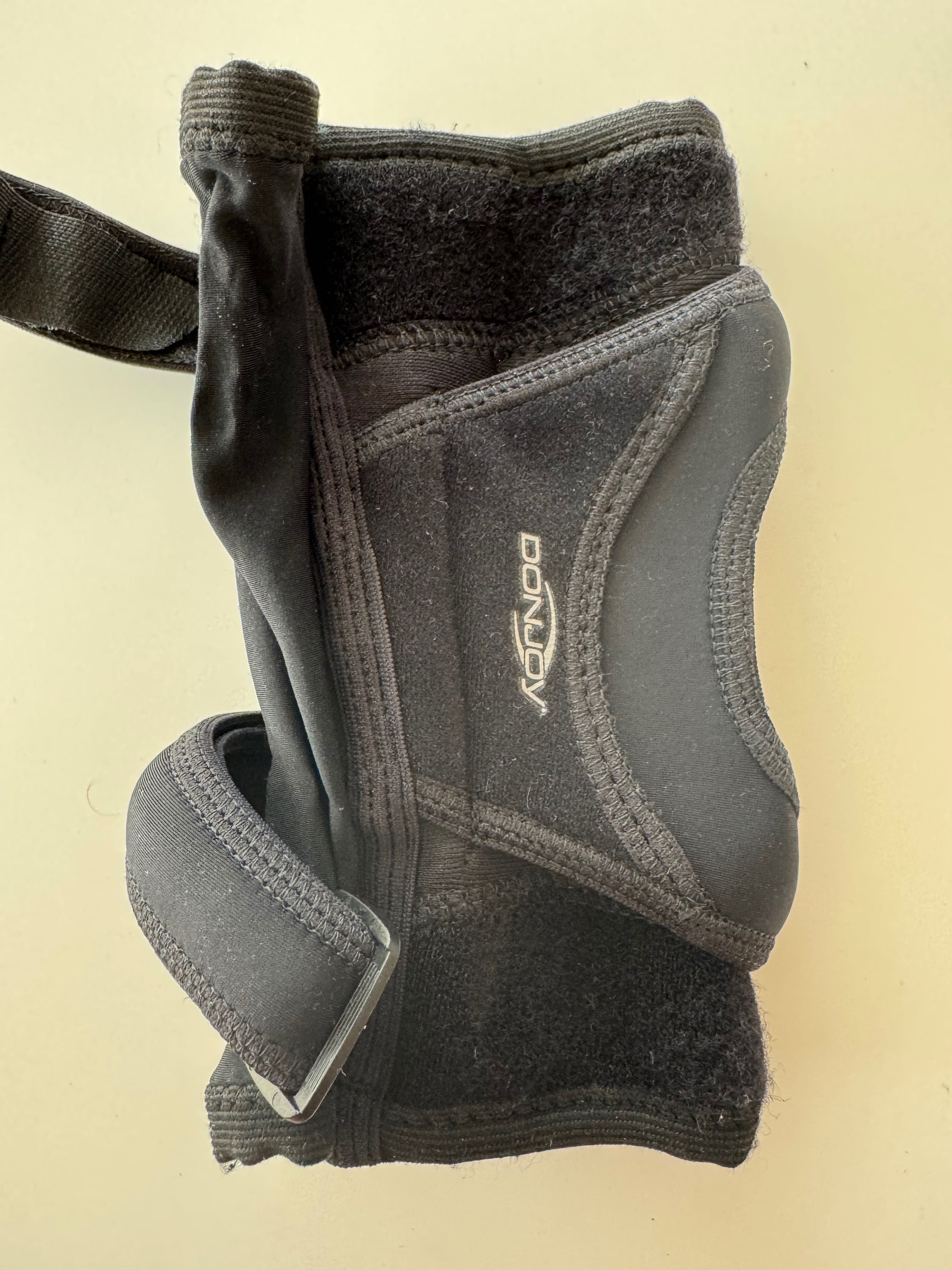 Orteza/ Stabilizator DonJoy tru-pull lite, rozmiar S, na prawe kolano