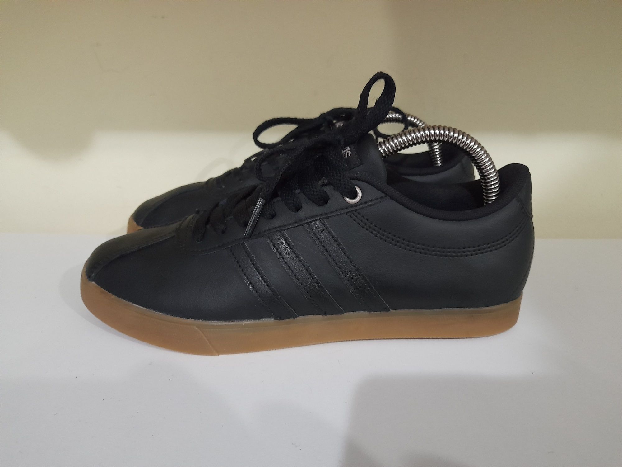 Оригинал Adidas courtset кожаные кроссовки 39,5( 24,5 см )