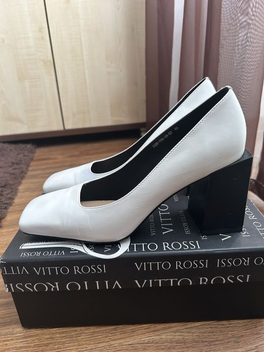 Туфлі шкіряні білі Vitto Rossi, розмір 40