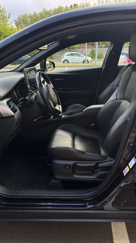 Продам Toyota CH-R