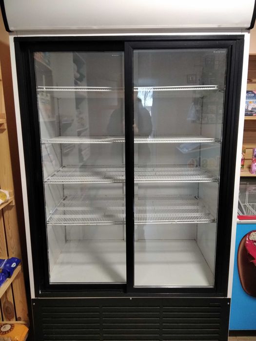 Холодильник - вітрина