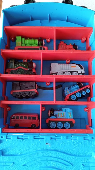 Walizka Tomek i przyjaciele i 8 pociągów