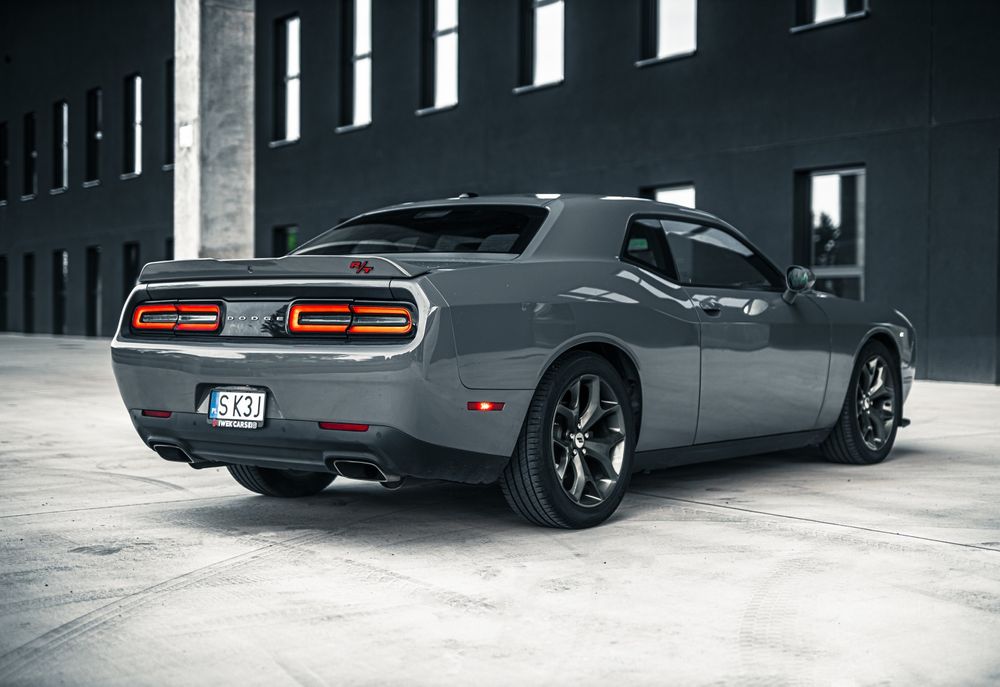 WYNAJEM DODGE CHALLENGER 5.7 V8 - Promocja 5 dni w cenie 3!