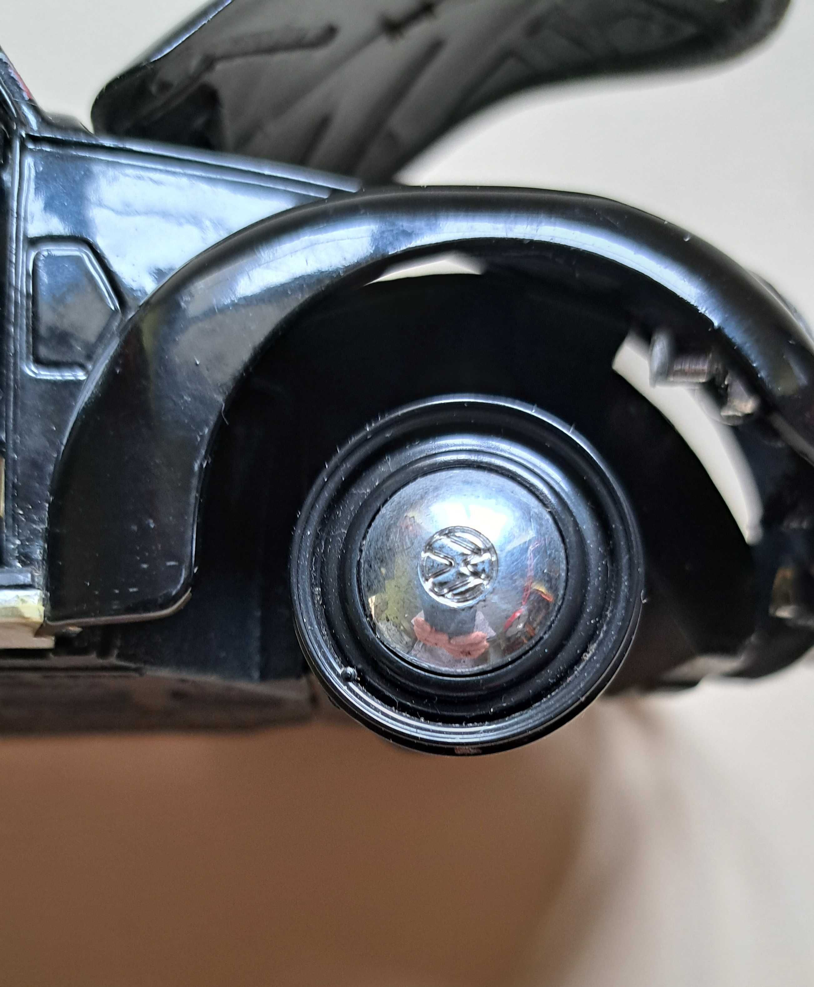 VW Garbus model metalowy skala 1:18 -uszkodzony