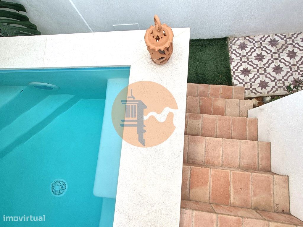 Casa Típica com Piscina na Baixa de Olhão.