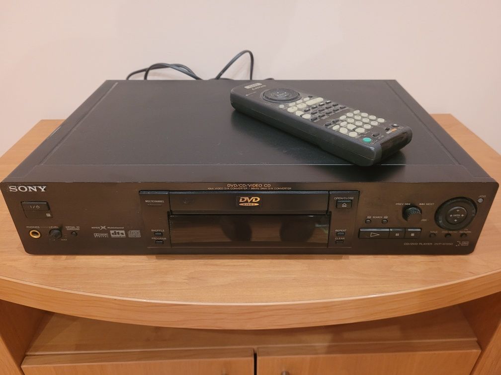 Продам sony cd/fvd player dvp-s725d