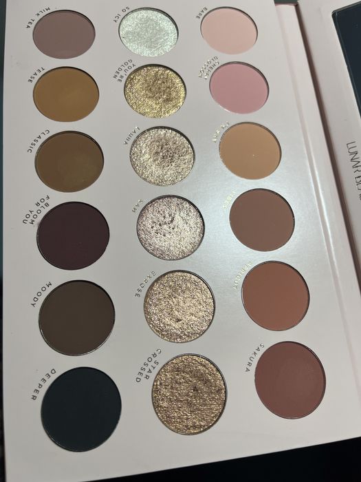 Lunar Beauty Nude Prism paleta cieni do powiek