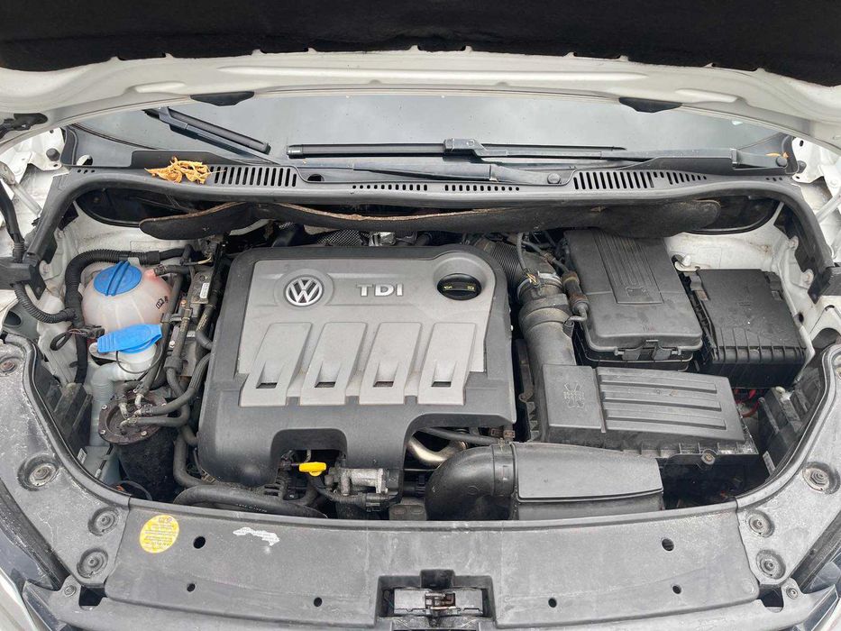 Volkswagen Touran 2015 2,0 TDI в идеале HighLine.