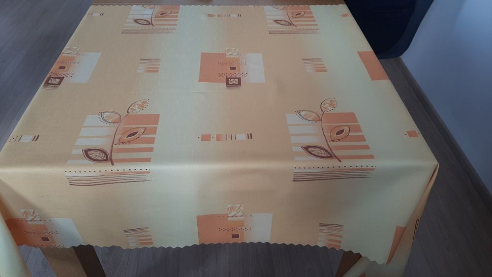Obrus plamoodporny 106 x 156 pomarańczowo - żółty, wzory