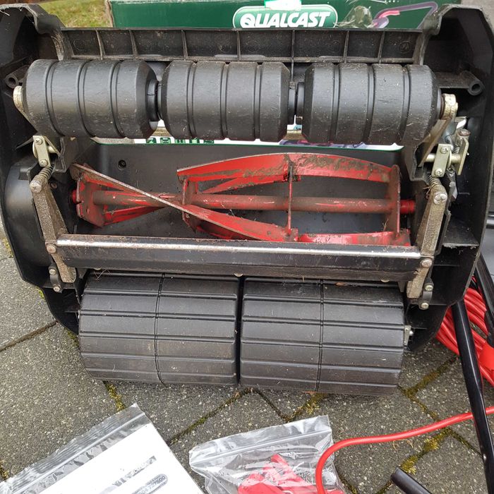 Kosiarka elektryczna cylindryczna QUALCAST SCM32A 400W 32cm