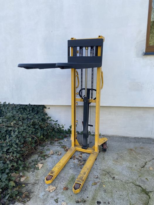 Paleciak masztowy podnosnikowy wozek sztaplarka 2 tony paletowy