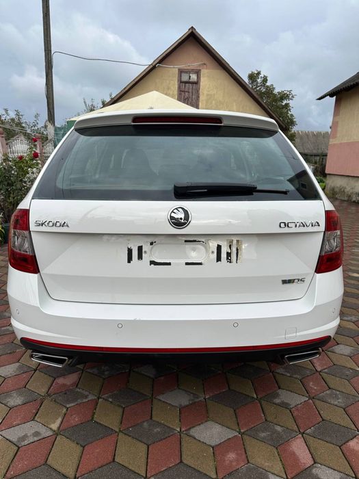 Ляда Кришка багажника Skoda Octavia A7 VRS Біла LF-9E 9P9P Рідна Фарба