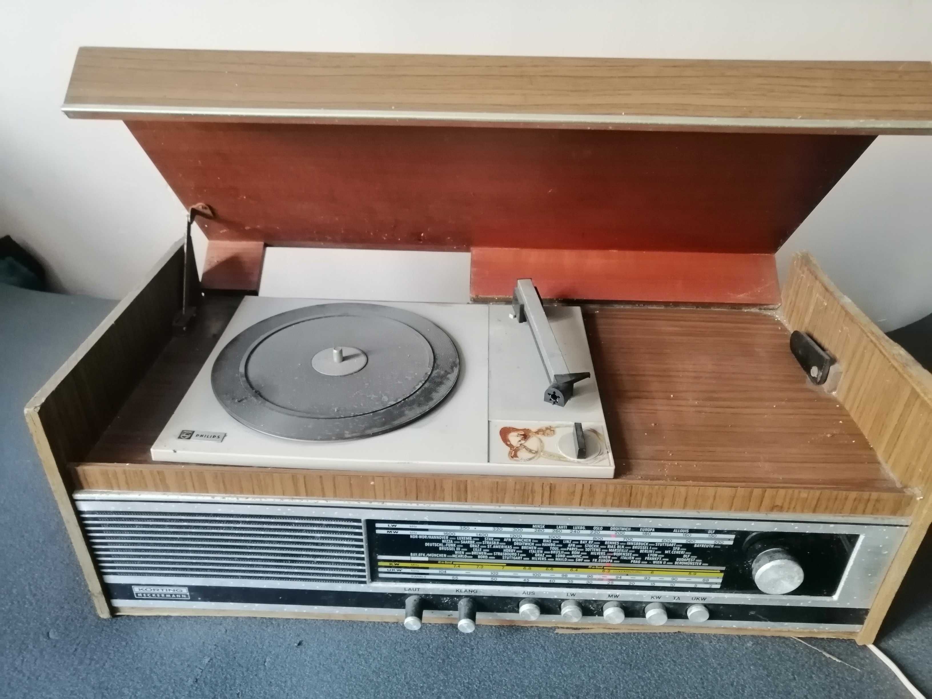 amplituner z gramofonem  KORTING 821/942 vintage